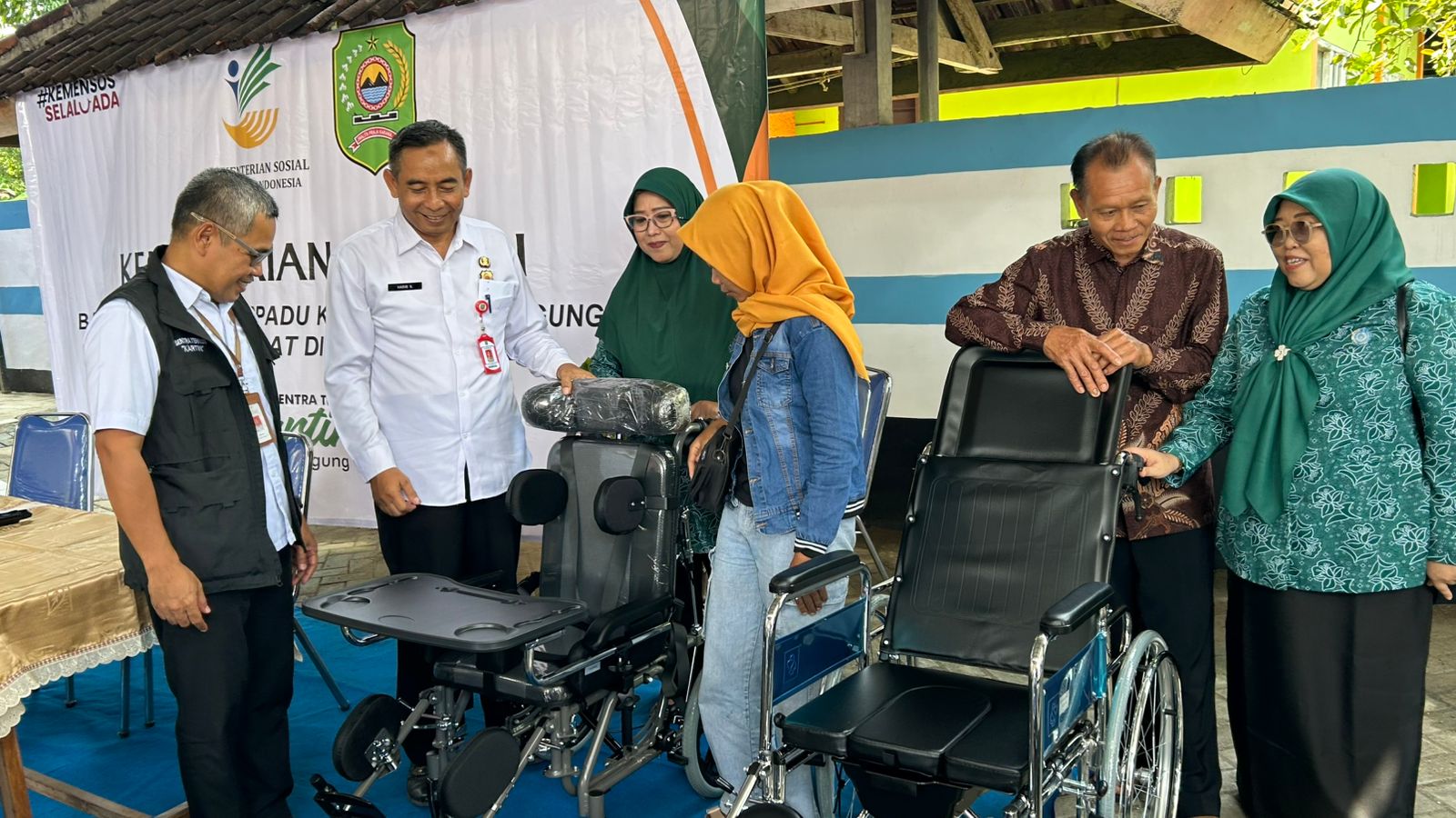 Puluhan Lansia dan Disabilitas di Trenggalek Terima Bantuan, Hasil Pendataan Lapangan