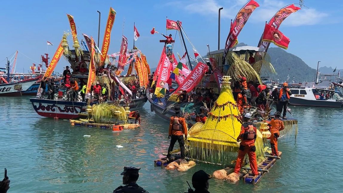 Penuh Makna, Larung Sembonyo Trenggalek Jadi Ritual Syukur Sekaligus Wisata