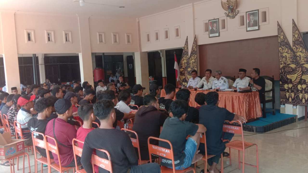 Konflik Memanas di Kecamatan Pule, Warga Desak Bupati Trenggalek Pindahkan Camat