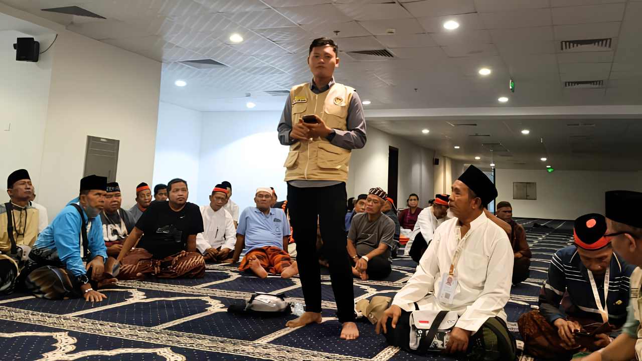 Kabar dari Makkah, Jemaah Haji Trenggalek Sakit ISPA dan Bertahan Dalam Cuaca 45 Derajat