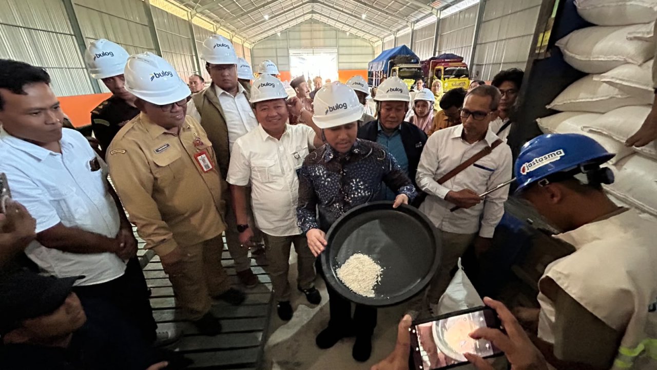 Gudang Bulog di Trenggalek Bertambah, Wakil Gubernur Emil Dardak Bicara Nasib Petani