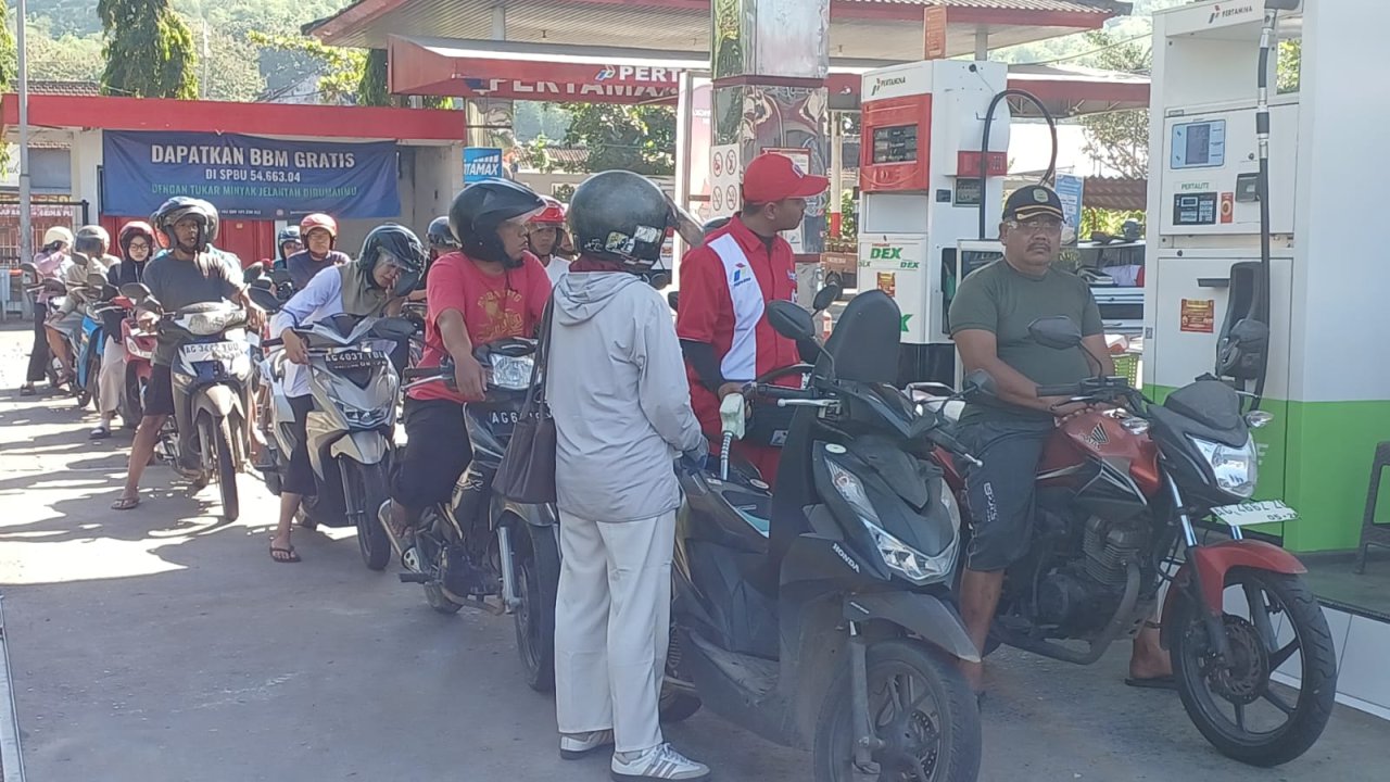 Pertamax Tembus Rp16.250, SPBU Trenggalek Catat Lonjakan Pembeli Pertalite