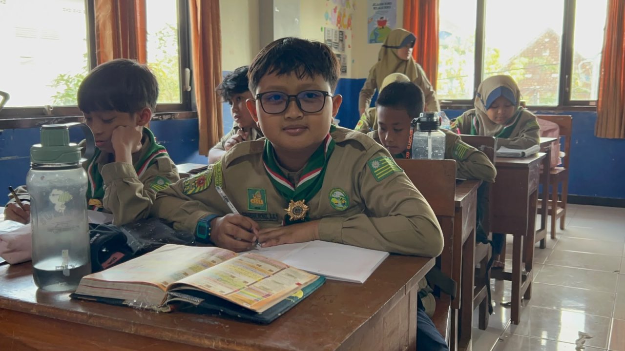 Berawal dari Kelas 1 SD, Ghaisan Antar SD Inovatif Trenggalek Raih Harapan 1 FLS3N Jatim Lewat Seni Mendongeng