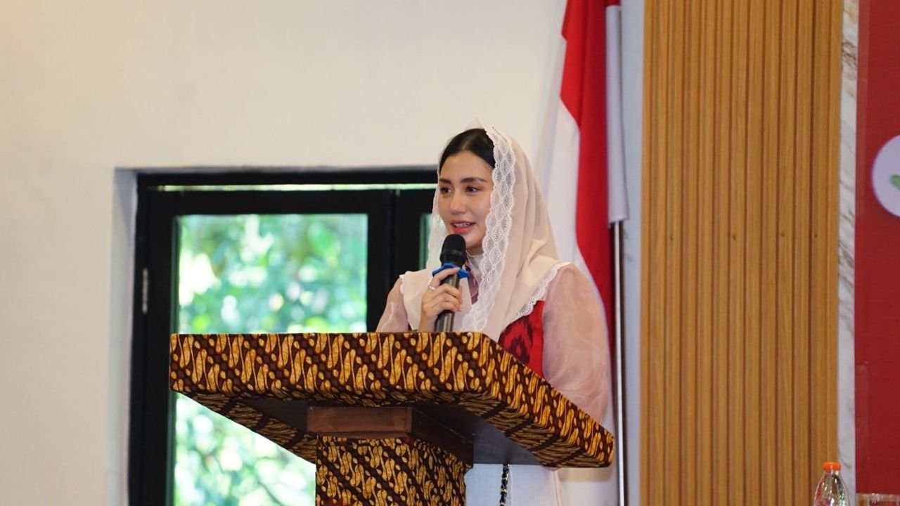 novita-hardini-dpr-ri-beri-sambutan