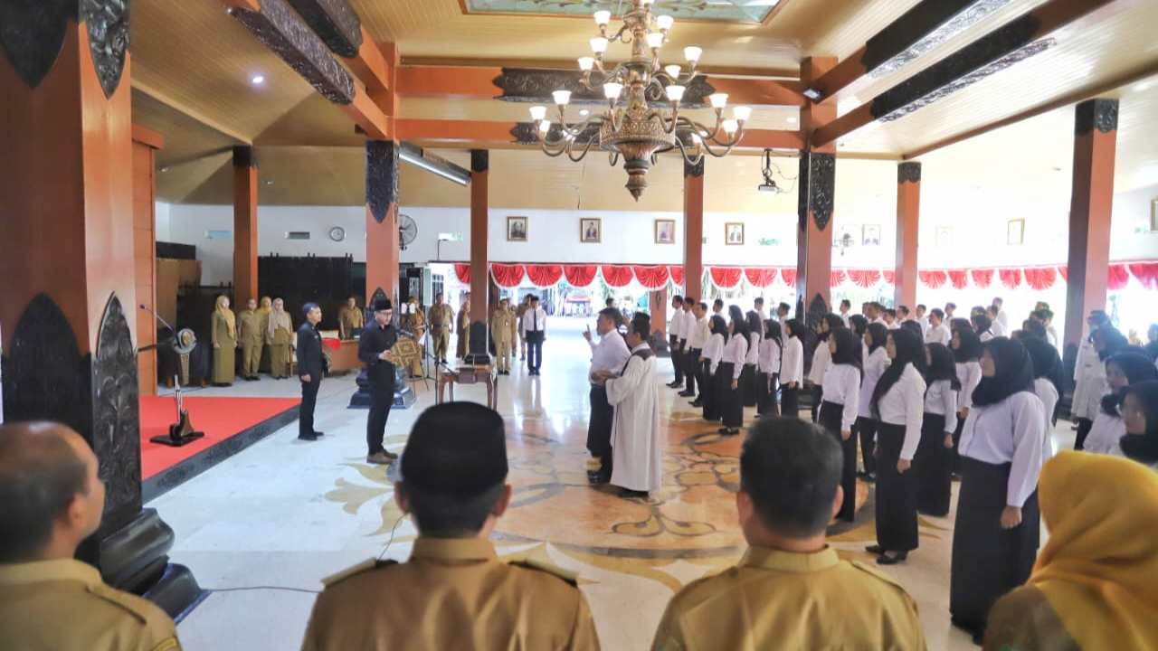 88 PNS Trenggalek Diambil Sumpah, Wabup Syah: Jangan Kerja Pakai Pola Lama