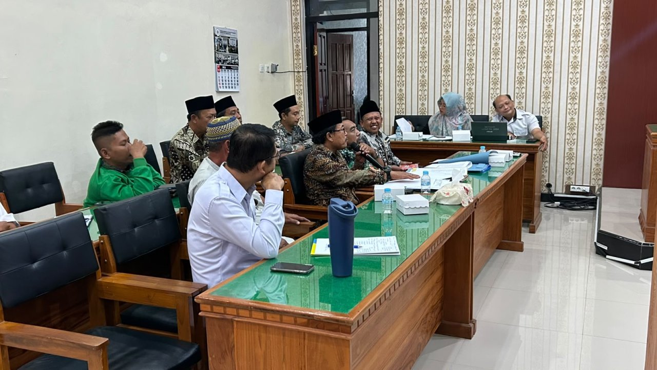 rapat-dengar-pendapat-di-dprd-trenggalek-soal-lks