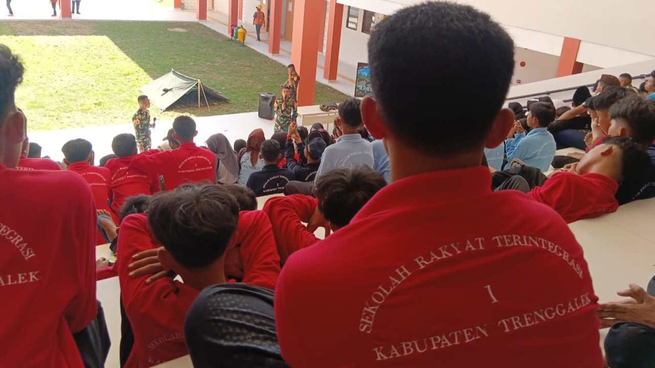 Sekolah Rakyat Trenggalek Diisi Program Taruna Bakti, Siswa Digembleng Disiplin hingga Bela Negara
