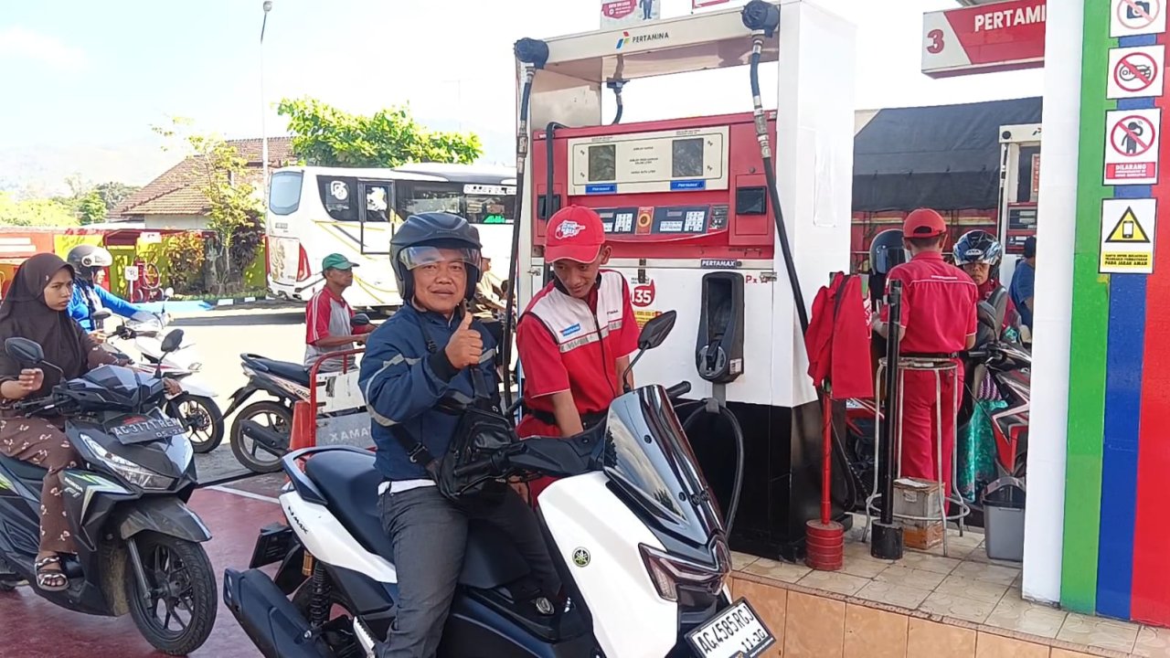 Harga Pertamax Melonjak, Dua Warga Trenggalek Beri Respons yang Bertolak Belakang