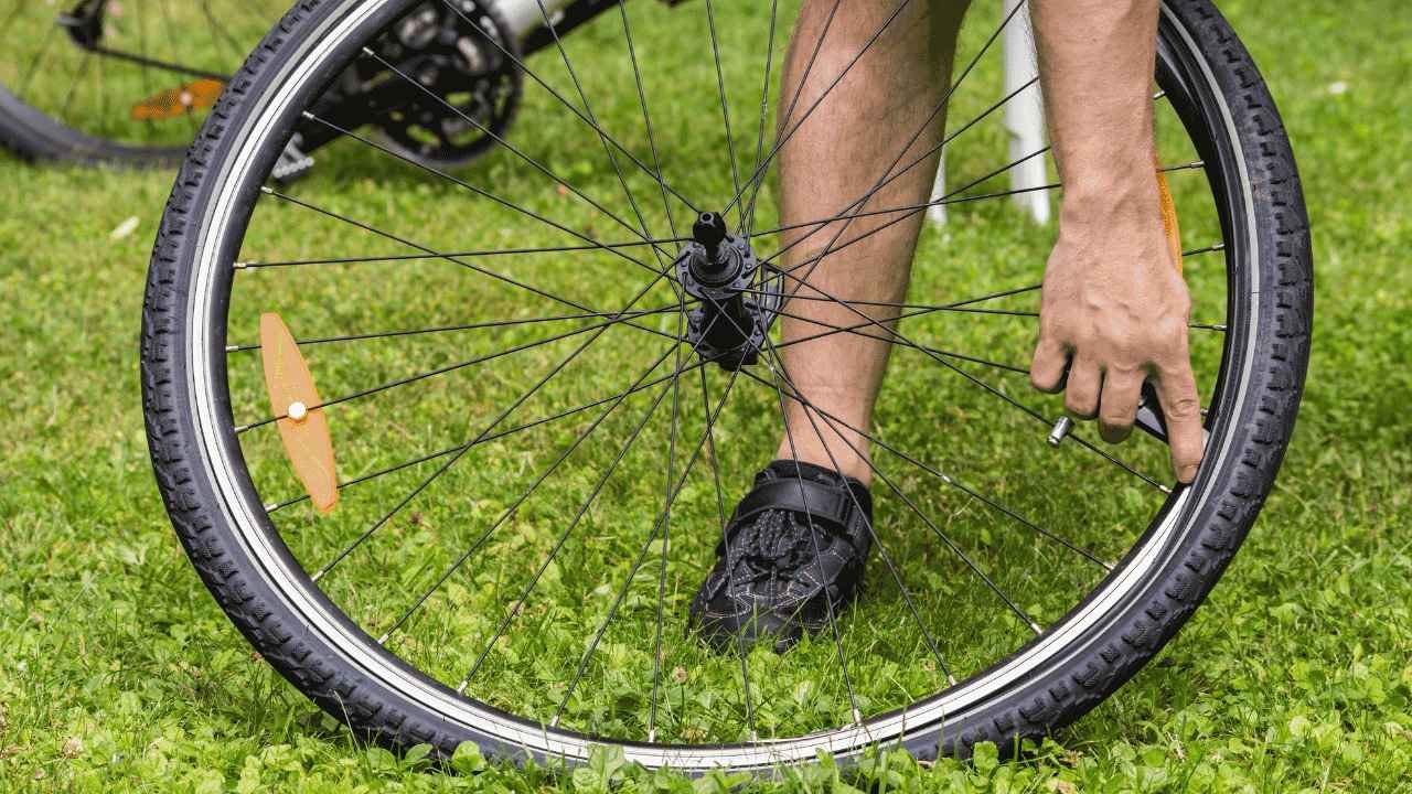 Tips Mengakali Sementara Ban Sepeda yang Bocor