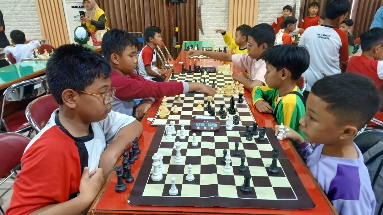 250 Pelajar Adu Strategi di Turnamen Catur Trenggalek, Percasi Bidik Bibit Atlet Baru