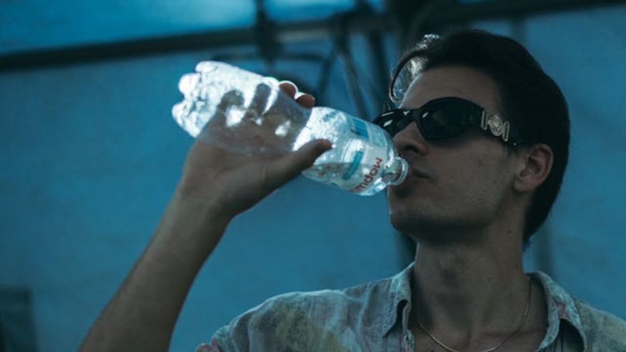Manfaat Minum Air, Lengkap Rekomendasi Ukuran Minum Air Setiap Hari