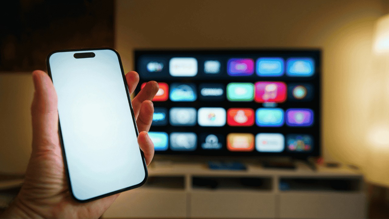 7 Cara Menyambungkan HP ke TV Tanpa Ribet