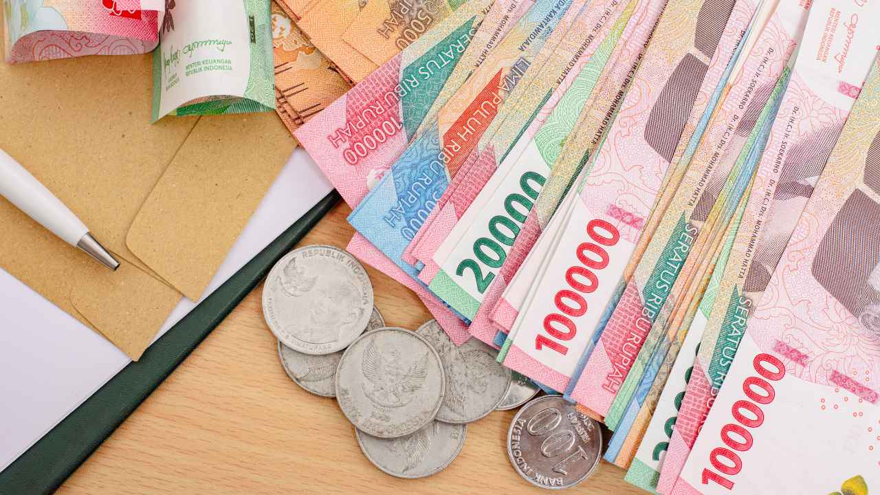 Menolak Pembayaran Tunai Bisa Kena Sanksi?