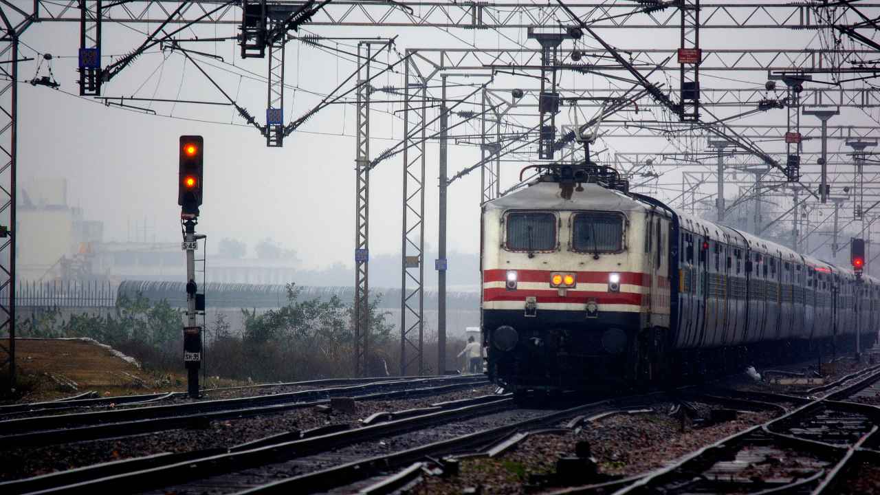 Diskon Tiket Kereta Akhir Tahun, Syarat dan Cara pesan