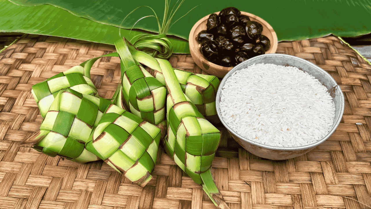 Rahasia Membuat Ketupat Lebaran yang Kenyal dan Tidak Cepat Basi